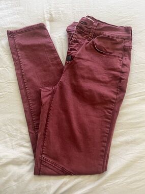 Mudd Women’s Skinny Jeans - Burgundy